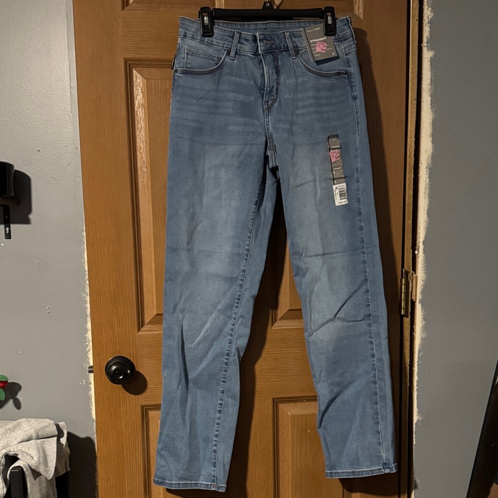 NWT Falls Creek Straight Leg Jeans - Light Blue stone wash women’s size 6